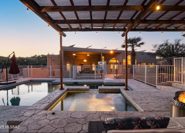 Property at 11166 N Poinsettia Dr, Tucson, AZ 85737, 5 beds, 4 baths