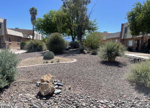 Property at 1027 N Bedford Dr, Tucson, AZ 85710, 3 beds, 2 baths