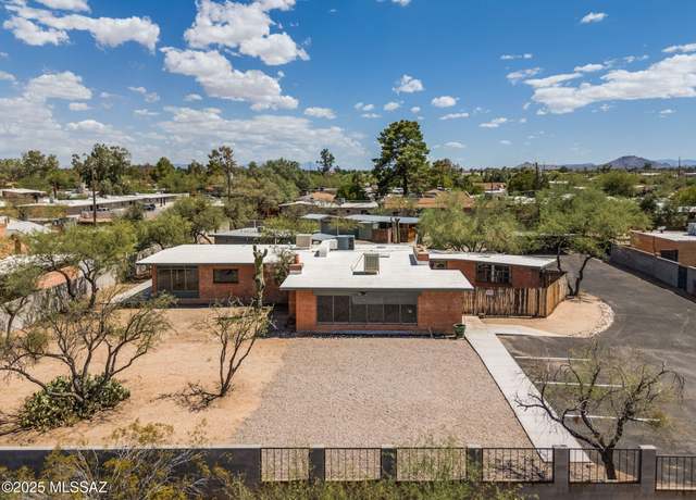 Property at 240 E Limberlost Dr, Tucson, AZ 85705, 4 beds, 4 baths