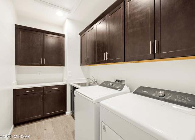 Property at 7891 S Walnutview Dr, Tucson, AZ 85757, 4 beds, 2 baths