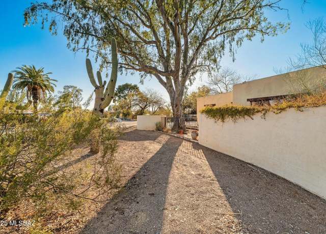 Property at 4265 E Whittier St, Tucson, AZ 85711, 4 beds, 3 baths