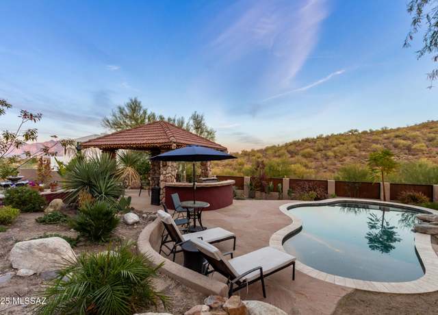 Property at 467 S Stephanie Loop, Tucson, AZ 85745, 3 beds, 2.5 baths