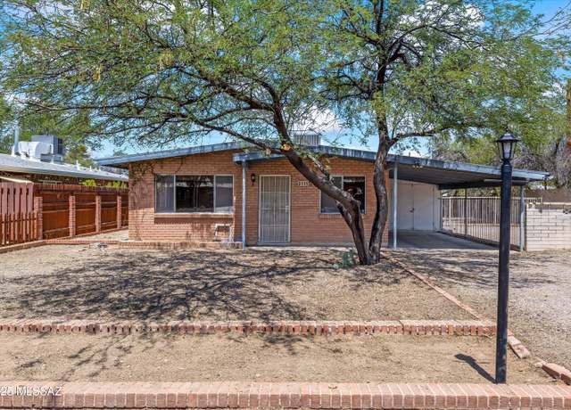 Property at 2115 E Blacklidge Dr, Tucson, AZ 85719, 3 beds, 2 baths