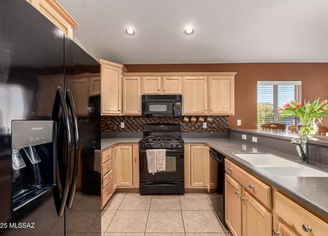 Property at 5372 W Mountain Pueblo Ln, Marana, AZ 85658, 4 beds, 2 baths