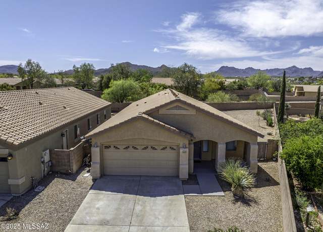 Property at 2431 W Paine Trl, Tucson, AZ 85745, 4 beds, 2 baths
