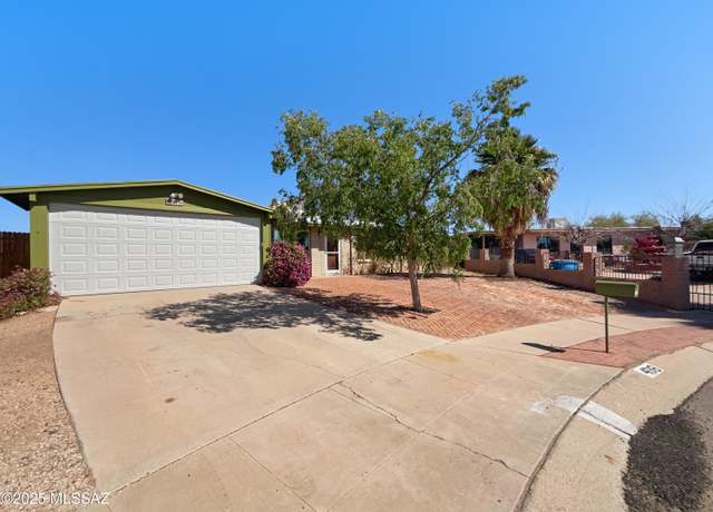 Property at 4138 W Orangewood Dr, Tucson, AZ 85741, 3 beds, 2 baths