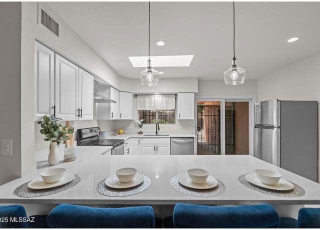 Property at 8338 E Placita Prado, Tucson, AZ 85710, 3 beds, 2 baths