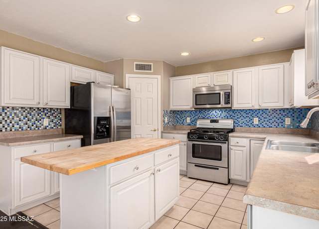 Property at 2966 N Cardell Cir, Tucson, AZ 85712, 3 beds, 2.5 baths