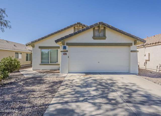 Property at 7921 W Sacramento Hill Dr, Tucson, AZ 85743, 3 beds, 2 baths