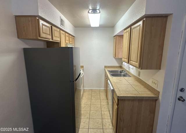 Property at 1810 E Blacklidge Dr Unit 912, Tucson, AZ 85719, 2 beds, 1 bath