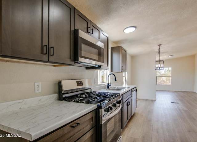 Property at 6941 W Kay Lynn Dr, Tucson, AZ 85735, 3 beds, 2 baths