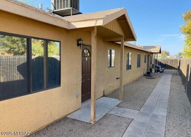 Property at 702 W Simmons Rd, Tucson, AZ 85705, 6 beds, 2 baths