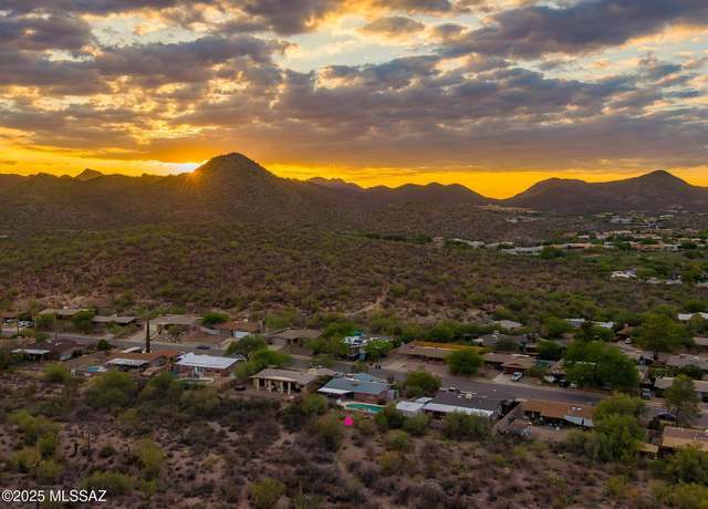 Property at 3011 W San Juan Dr, Tucson, AZ 85713, 3 beds, 2 baths