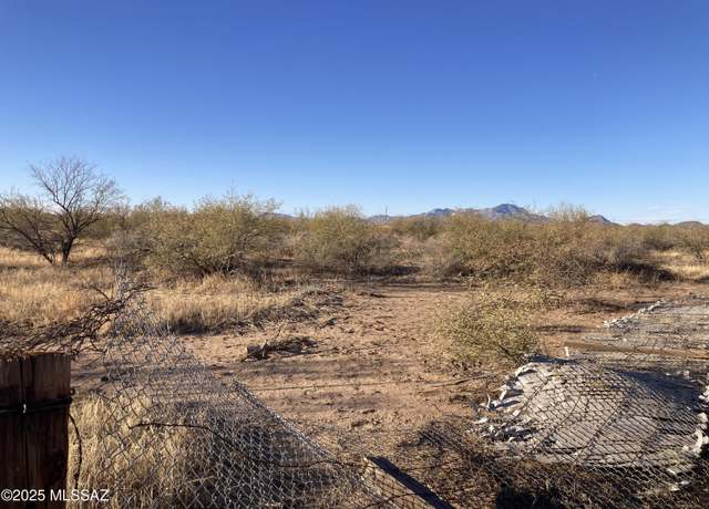 Property at 8350 S Howling Coyote Trl, Tucson, AZ 85735