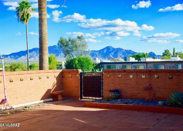 Property at 325 W Camino Del Sonador, Green Valley, AZ 85614, 2 beds, 2 baths
