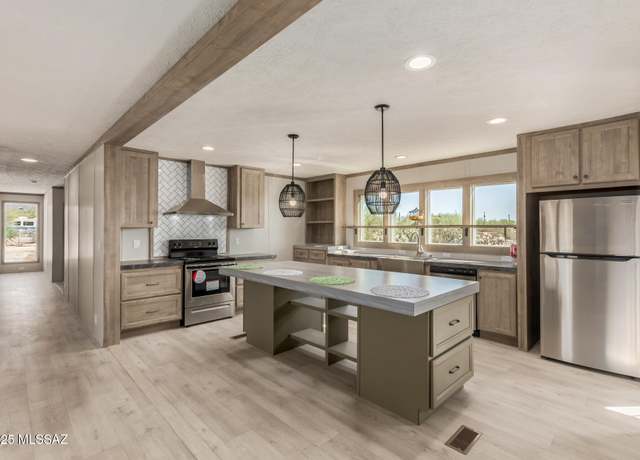 Property at 7245 N Gecko Run Trl, Tucson, AZ 85743, 3 beds, 2 baths