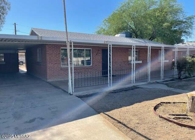 Property at 2784 N Dodge Blvd, Tucson, AZ 85716, 3 beds, 1.5 baths
