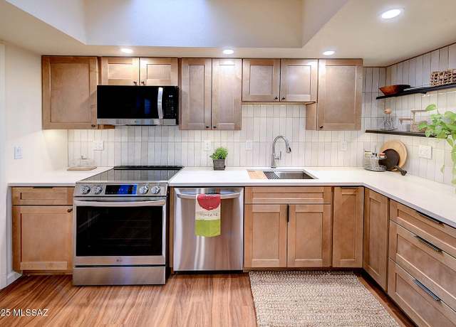 Property at 5012 N Camino Del Lazo, Tucson, AZ 85750, 2 beds, 2 baths
