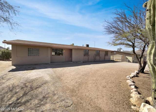 Property at 6760 S Calle Gavilan, Tucson, AZ 85746, 4 beds, 2 baths