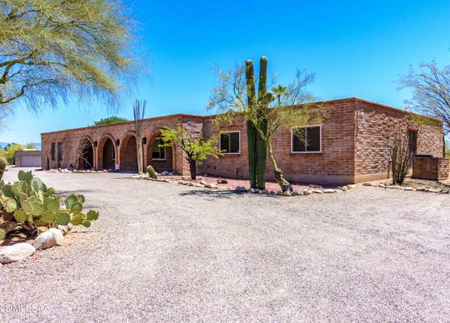 Property at 1300 E Via Entrada, Tucson, AZ 85718, 4 beds, 3 baths
