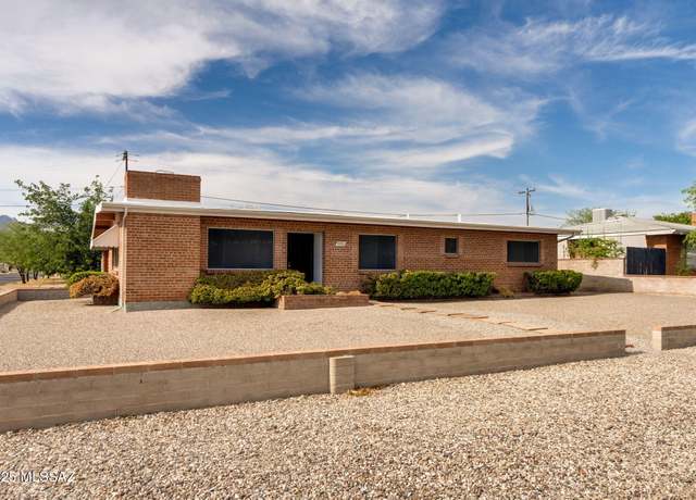 Property at 5301 E 4th St, Tucson, AZ 85711, 3 beds, 2 baths