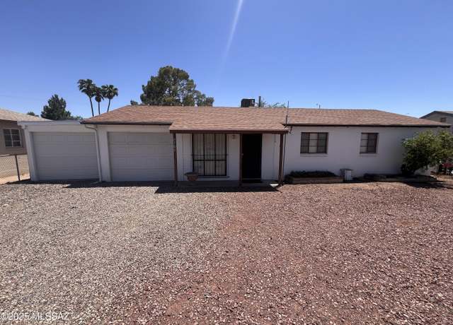 Property at 2702 E Keswick Cir, Tucson, AZ 85713, 3 beds, 1 bath