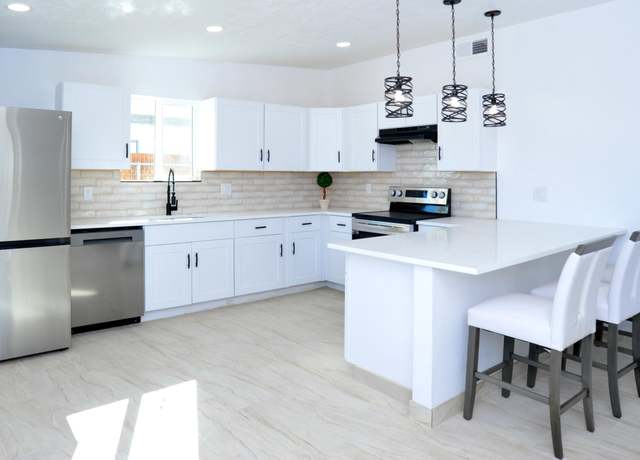Property at 249 N Melwood Ave, Tucson, AZ 85745, 4 beds, 2 baths