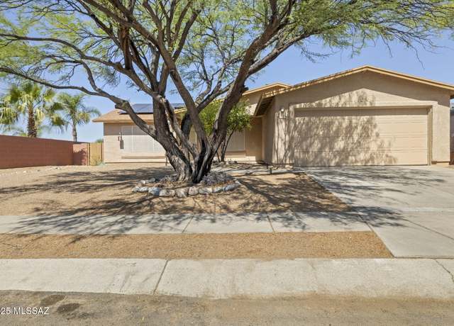 Property at 7570 S Falster Ave, Tucson, AZ 85747, 3 beds, 2 baths
