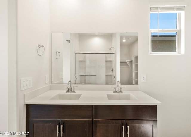 Property at 4710 E Julian Wash Dr, Tucson, AZ 85706, 3 beds, 2 baths