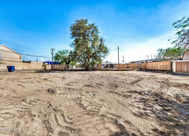 Property at 427 W Mabel St, Tucson, AZ 85705, 3 beds, 2 baths
