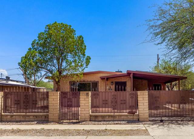 Property at 1631 W Delaware St, Tucson, AZ 85745, 3 beds, 2 baths