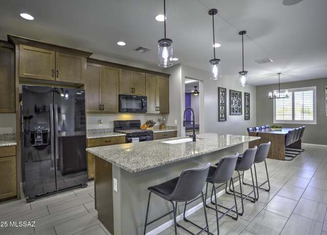 Property at 5854 W Indian Sunrise Dr, Tucson, AZ 85742, 3 beds, 2 baths