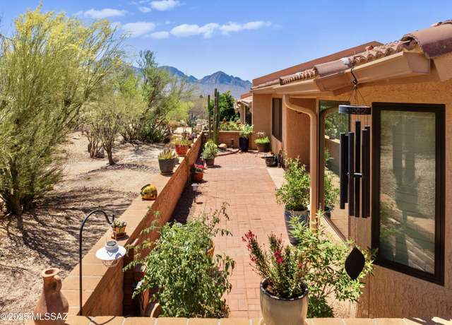 Property at 14006 N Green Tree Dr, Oro Valley, AZ 85755, 2 beds, 2 baths