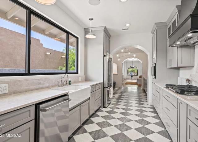 Property at 530 N Wilson Ave, Tucson, AZ 85719, 4 beds, 4.5 baths