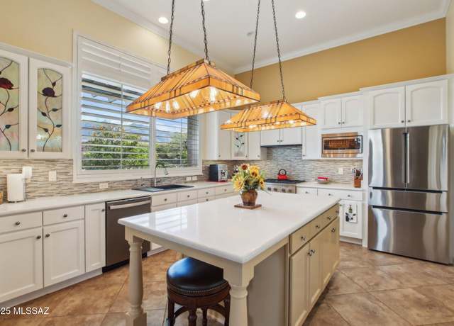 Property at 36239 S Cypress Dr, Saddlebrooke, AZ 85739, 2 beds, 2.5 baths