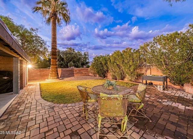 Property at 2201 E La Madera Dr, Tucson, AZ 85719, 4 beds, 3 baths