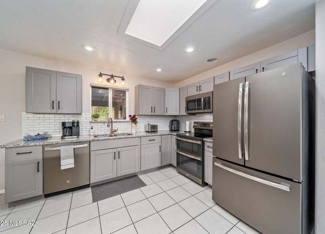 Property at 2201 E La Madera Dr, Tucson, AZ 85719, 4 beds, 3 baths