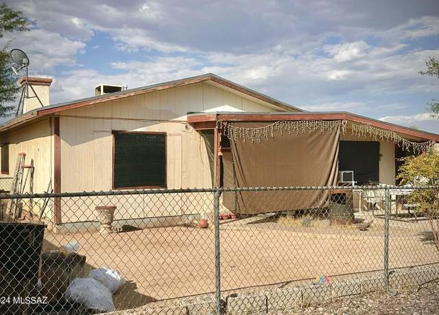 Property at 1113 E 27th St, Tucson, AZ 85713, 3 beds, 2 baths