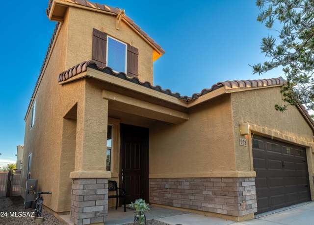 Property at 952 E Empire Canyon Ln, Sahuarita, AZ 85629, 4 beds, 2.5 baths