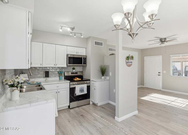 Property at 211 W Roger Rd #33, Tucson, AZ 85705, 2 beds, 1 bath