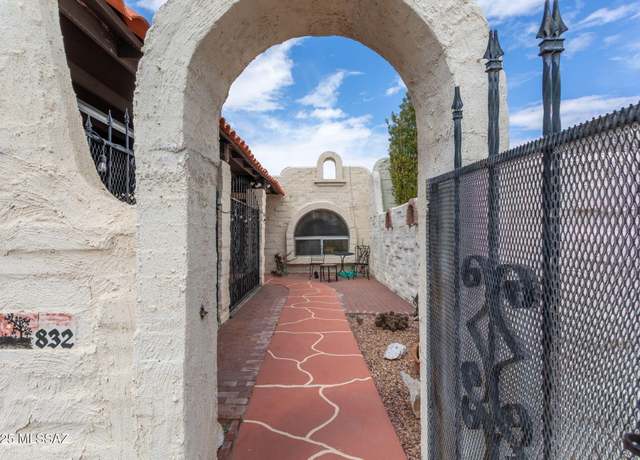 Property at 832 W Calle Del Regalo W, Green Valley, AZ 85614, 2 beds, 2 baths