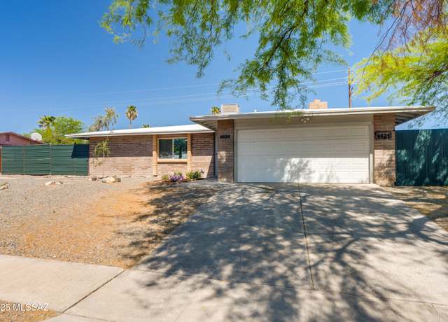 Property at 6624 N Galaxy Rd, Tucson, AZ 85741, 3 beds, 2 baths