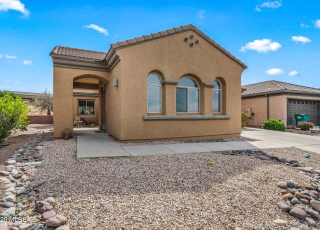Property at 2057 W Acacia Bluffs Dr, Green Valley, AZ 85622, 3 beds, 3 baths
