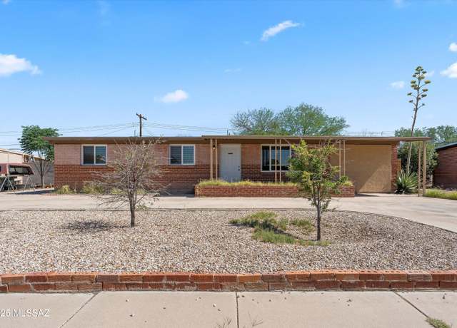 Property at 4865 E 23rd St, Tucson, AZ 85711, 4 beds, 1.5 baths
