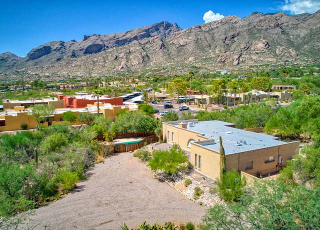 Property at 4801 E Camino De Los Olivos, Tucson, AZ 85718, 3 beds, 2 baths