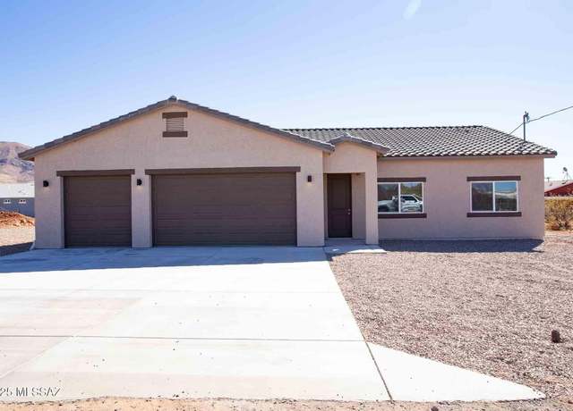 Property at 105 Bretana Ct, Rio Rico, AZ 85648, 3 beds, 2 baths