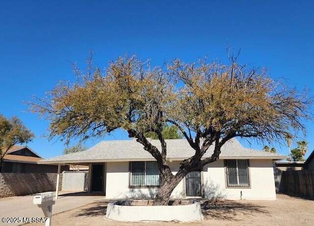 Property at 2620 W Vereda Amarillo, Tucson, AZ 85746, 2 beds, 1 bath