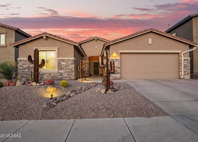 Property at 8072 N Wayward Star Dr Dr, Tucson, AZ 85743, 4 beds, 2 baths