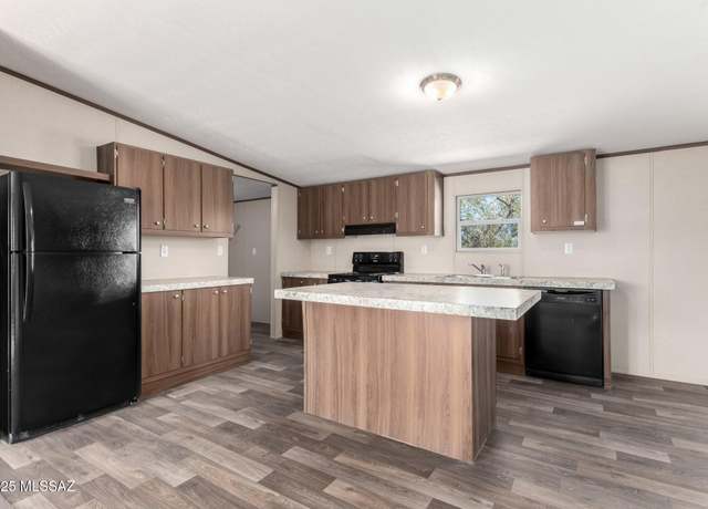 Property at 11170 W Critty Ln, Tucson, AZ 85743, 3 beds, 2 baths