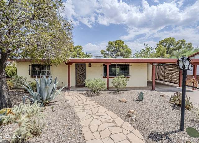 Property at 220 E Los Mangos, Green Valley, AZ 85614, 2 beds, 2 baths